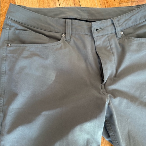 Lululemon Men's ABC Pants Slim Sage Green - Picture 2 of 4